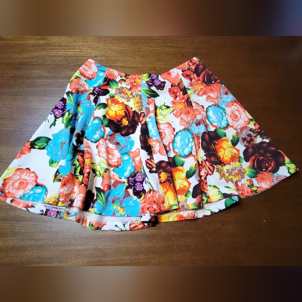 Streetwear Society Ruffled Floral Skirt